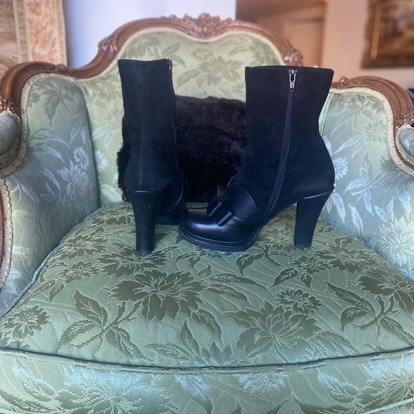 Excellent condition barely worn - Picture 2 of 5